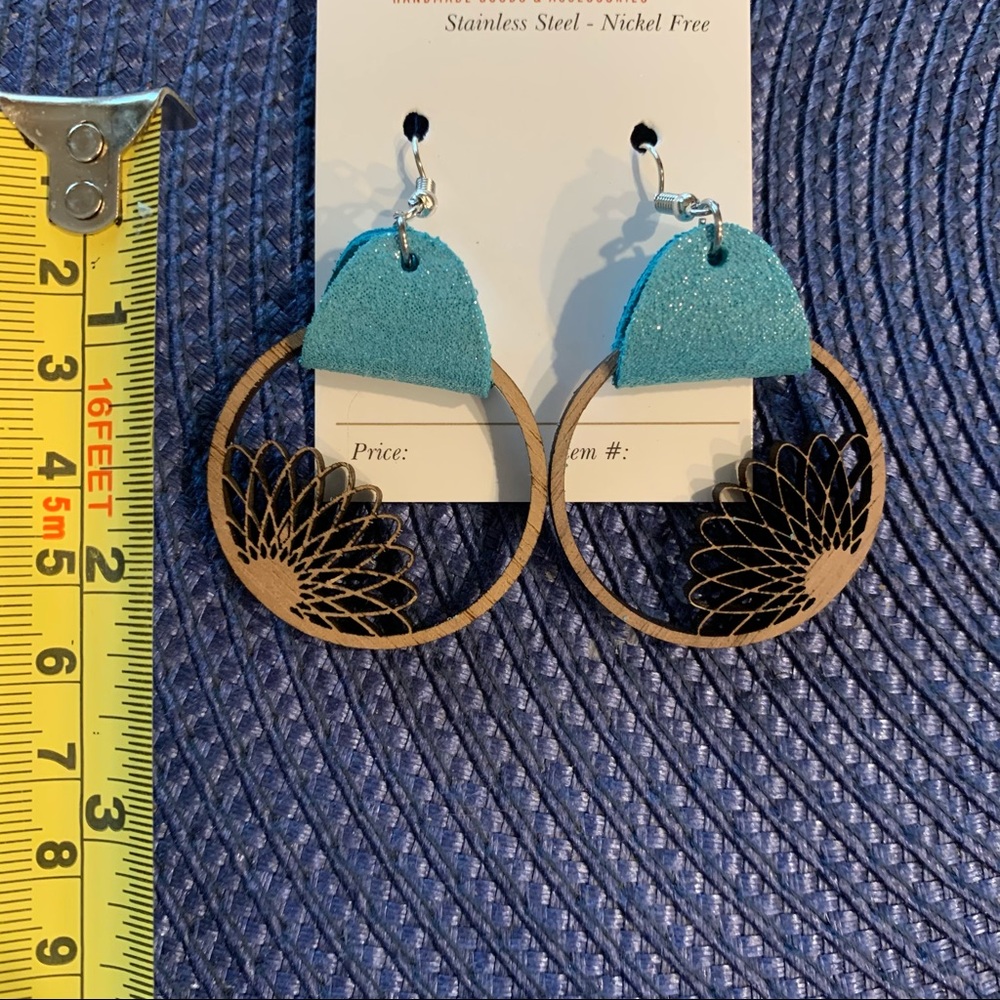 Wood boutique earrings handmade - Picture 3 of 4